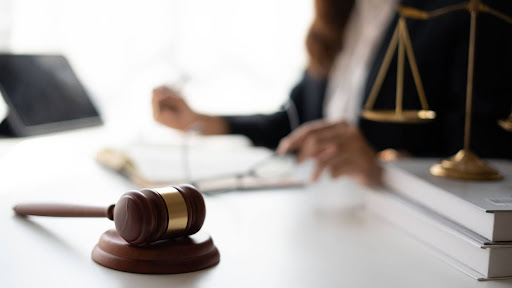 Voie de Fait : Définition et Implications Juridiques